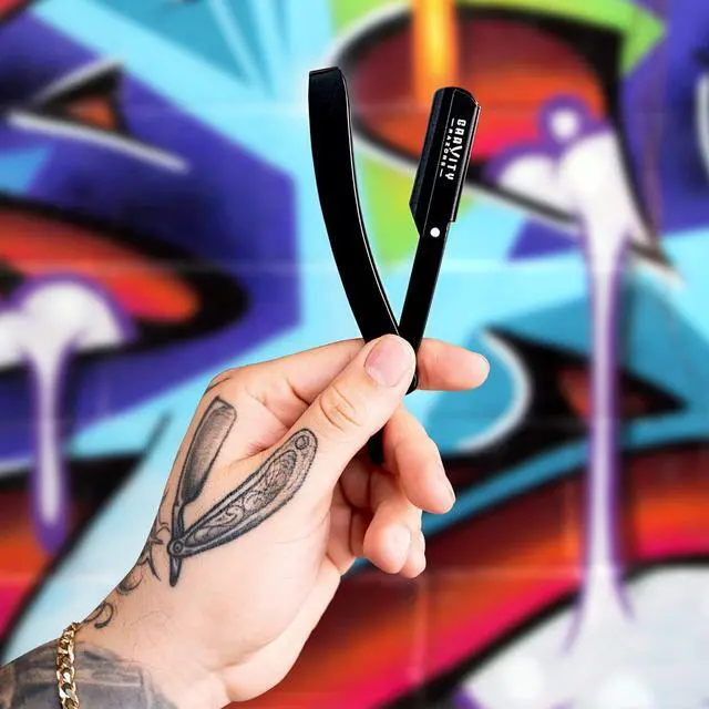 Alt view image 2 of 7 - Professional Straight Razor - Minimal Exposure Straight Razor Kit with 10 Gravity Premium Blades, .5mm Exposed (Nightcrawler)