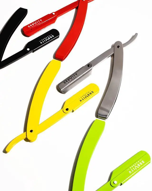 Alt view image 7 of 7 - Professional Straight Razor - Minimal Exposure Straight Razor Kit with 10 Gravity Premium Blades, .5mm Exposed (Nightcrawler)