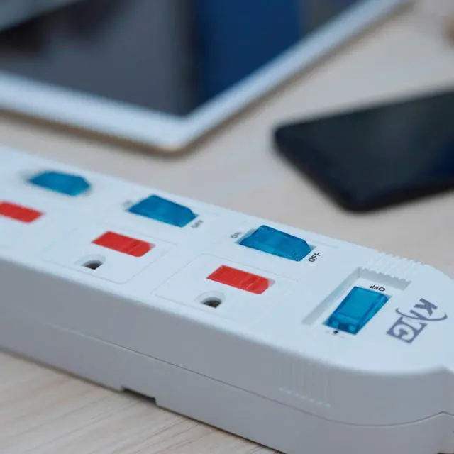 Alt view image 7 of 7 - KMC 6 Outlet Power Strip with Multi-Outlet Independent Switches, Overload Protector,4-Foot Cord