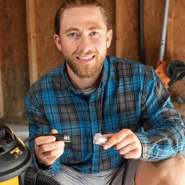 Alt view image 4 of 6 - 6 ft Heavy Duty Extension Cord - 12 Gauge Outdoor Extension_Cord - Lighted Single Outlet by Watt's Wire - 6' 12-Gauge Grounded 15 Amp Cord Splitter - extensiones electricas