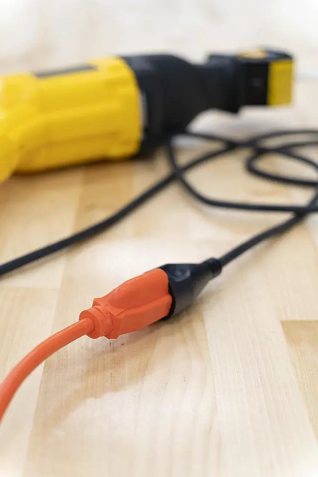 Alt view image 5 of 7 - OC25143 Heavy-Duty Outdoor Single Receptacle Extension Cord, 25 ft, 14 AWG, 15A/125V AC, Orange