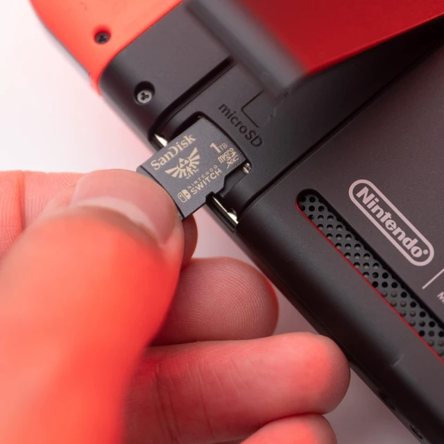 Alt view image 3 of 5 - SANDISK 1TB microSD Card, Legend of Zelda Edition