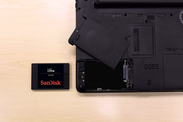 Alt view image 5 of 5 - SANDISK Ultra 3D NAND 4TB Internal SSD - SATA III 6 Gb/s, 2.5"/7mm, Up to 560 MB/s - SDSSDH3-4T00-G26