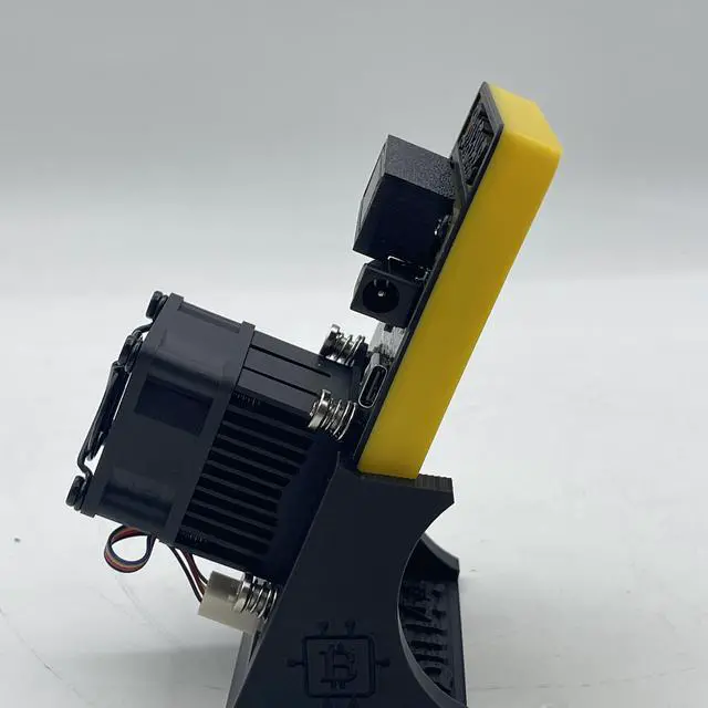 Alt view image 4 of 6 - NMAxe Gamma optimized Bitaxe 601 gamma NMMiner Official BM1370 ASIC BTC Solo Lottery Miner 1.2TH/s Open-source quite Home Using