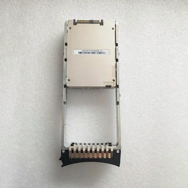 Alt view image 2 of 3 - 00AR482 00AR329 00AR426 For Hard Disk V7000 200GB 12gb SAS SSD