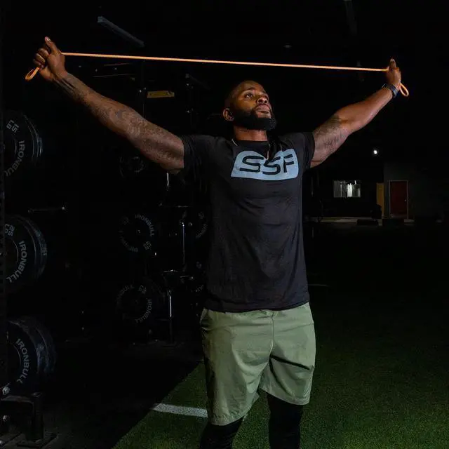 Alt view image 5 of 7 - Serious Steel Fitness 32" Resistance Training Bands (Portable Exercise Band System Training Bands- Great for Individuals Under 5'10")