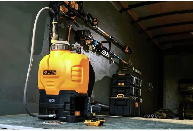 Alt view image 7 of 7 - DEWALT 20V* Lithium-ion Battery Powered Backpack (Tool Only), 4 Gallons