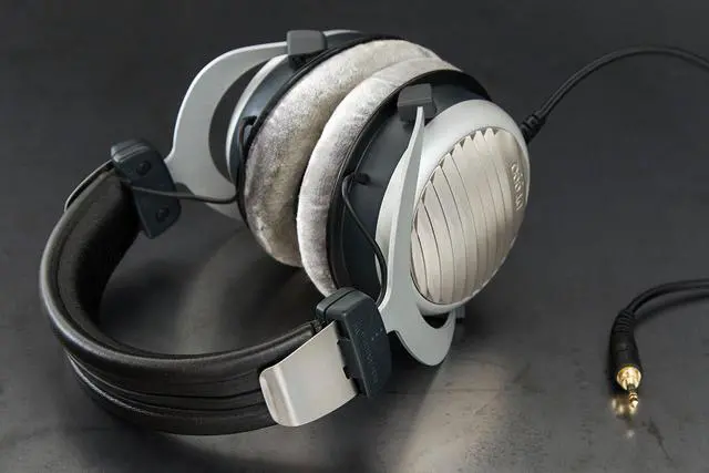 Alt view image 4 of 6 - Beyerdynamic 483958 DT990 Premium 32 DT 990 Premium 32 ohm HiFi Headphones, Gray