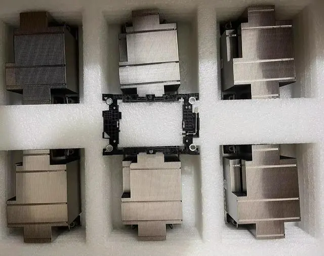 Alt view image 4 of 4 - R760 R760xs Heatsink with/Cage 6FTNX 06FTNX,