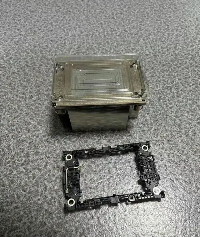 Alt view image 3 of 4 - R760 R760xs Heatsink with/Cage 6FTNX 06FTNX,