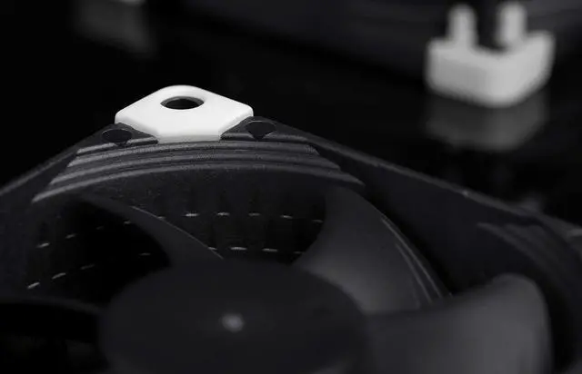 Alt view image 12 of 13 - Noctua NF-A8 PWM chromax.black.swap, Premium Quiet Fan, 4-Pin (80mm, Black)