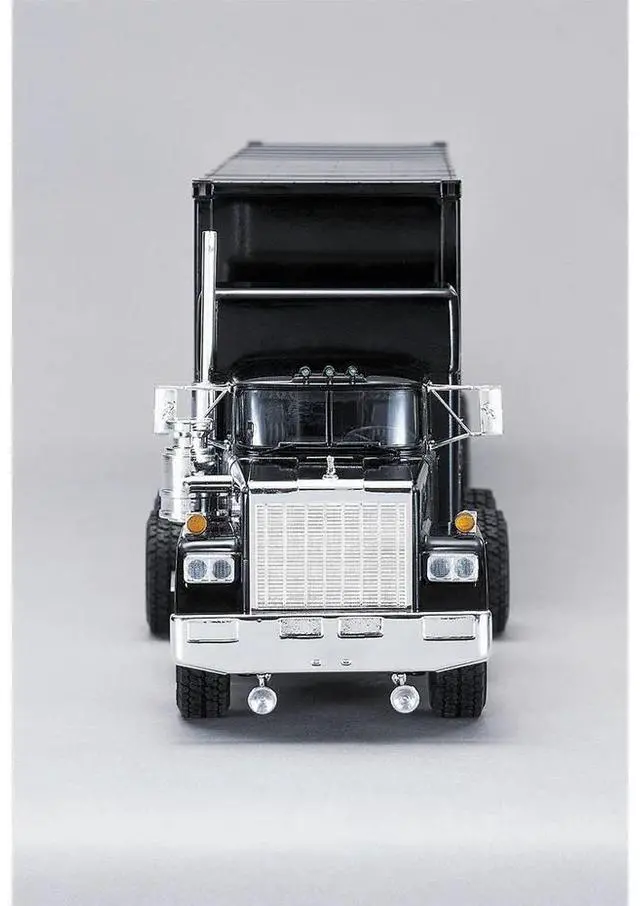 Alt view image 3 of 3 - Aoshima: 1/28 KNIGHT TRAILER TRUCK Scale Model Kit #KR-05