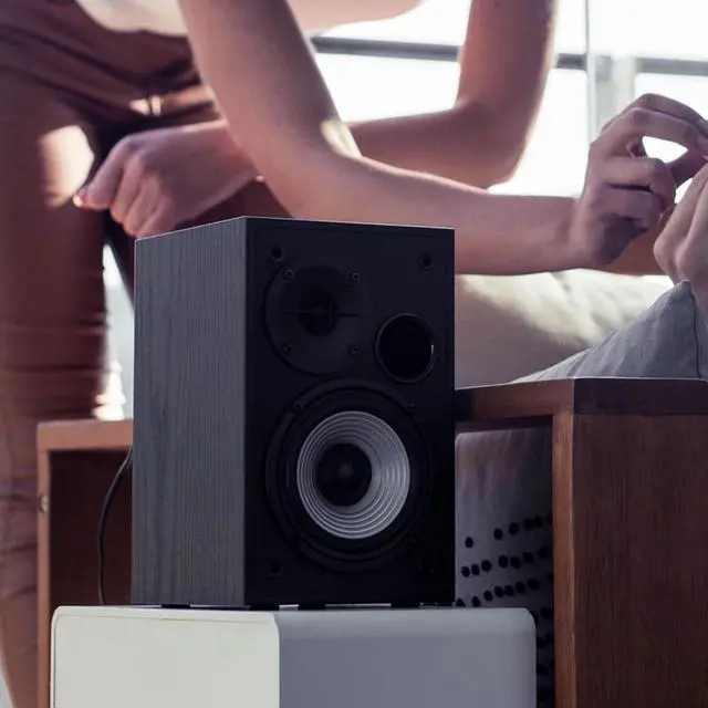 Alt view image 4 of 7 - R980T 4" Active Bookshelf Speakers - 2.0 Computer Speaker - Powered Studio Monitor (Pair)