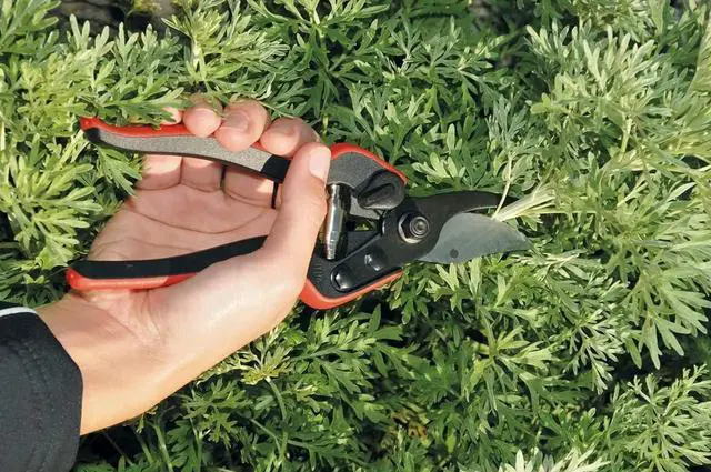 Alt view image 2 of 7 - Pruning Shears (F 160S) - High Performance Swiss Made One-Hand Garden Pruner with Steel Blade w/ Composite Fiber Handle Red