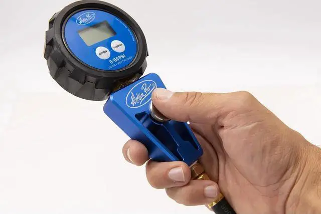 Alt view image 4 of 6 - Digital Tire Pressure Gauge 0-60 Psi