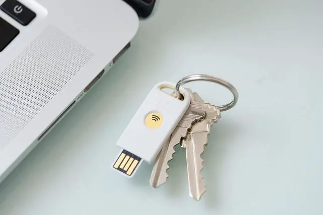 Alt view image 3 of 5 - uTrust FIDO2 NFC Security Key USB-A (FIDO, FIDO2, U2F, WebAuth)