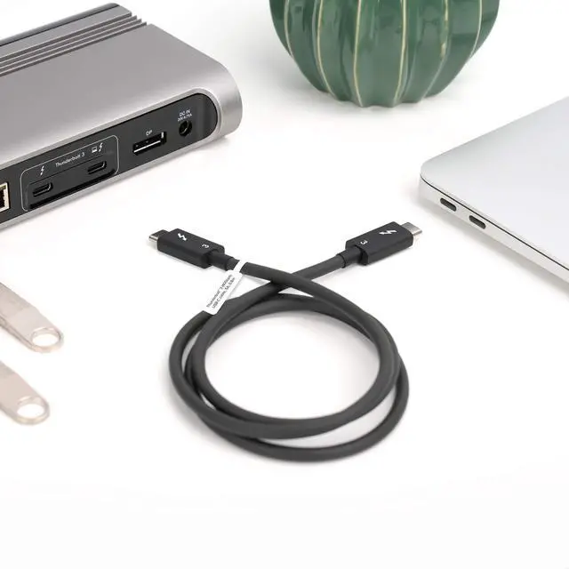 Alt view image 6 of 7 - Plugable Thunderbolt 3 Cable 40Gbps Supports 100W (20V, 5A) Charging, 2.6ft / 80cm Thunderbolt-Certified USB C Compatible - Driverless