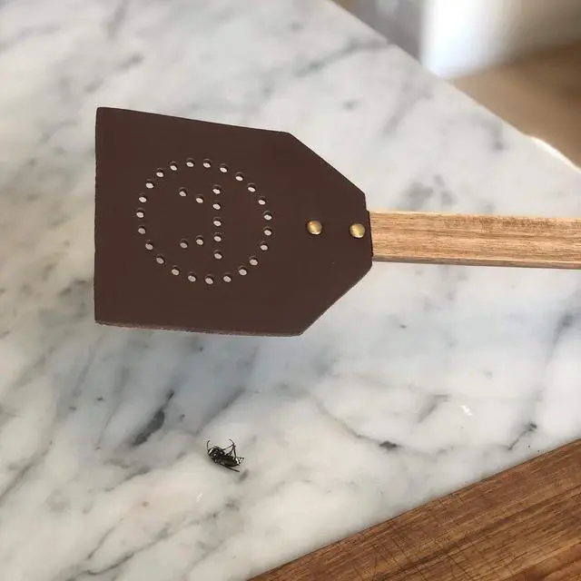 Alt view image 4 of 7 - Outset 76616 Acacia Wood and Leather Amish-Style Fly Swatter, 17.5", Brown