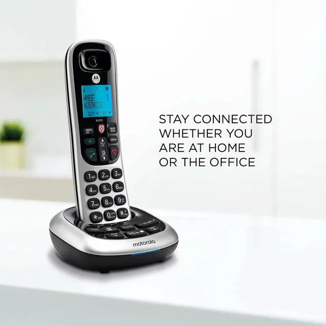 Alt view image 4 of 5 - Motorola CD4013 Digital Cordless Phone with Answering Machine with 3 Handsets, Silver