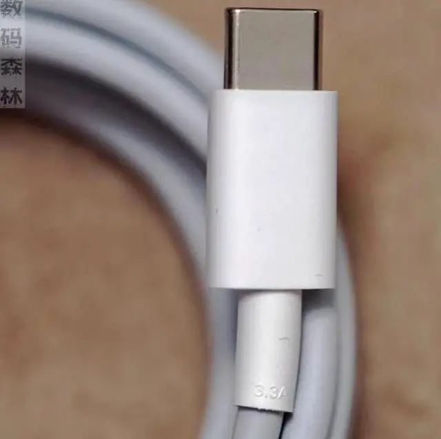 Alt view image 2 of 5 - 1.8-meter white original 3.3A notebook mobile phone PD65W fast charging dual type-C cable C2C compatible with MatebooK