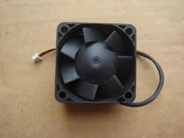 Alt view image 2 of 6 - Taiwan For Sunon PSD1204PQB1-A 4CM 40MM 40*40*28MM 4*4*2.8CM 4028 12V 4.7W 3 lines server inverter cooling fan