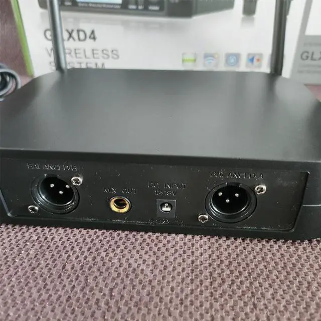 Alt view image 4 of 5 - GLXD4-one-to-two SM58 stage singing Beta58A FM U-band microphone