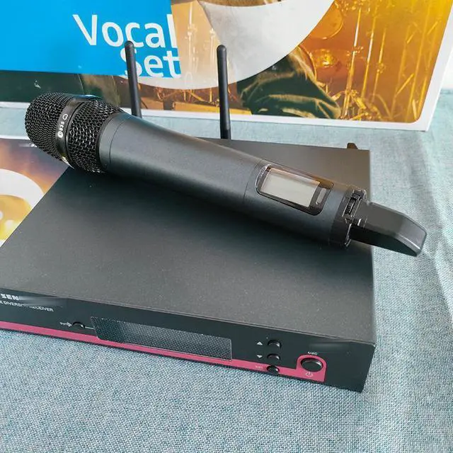 Alt view image 2 of 5 - EW100 G3-835 - one-to-one true diversity stage performance singingexport microphone