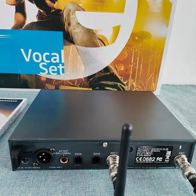 Alt view image 3 of 5 - EW100 G3-835 - one-to-one true diversity stage performance singingexport microphone