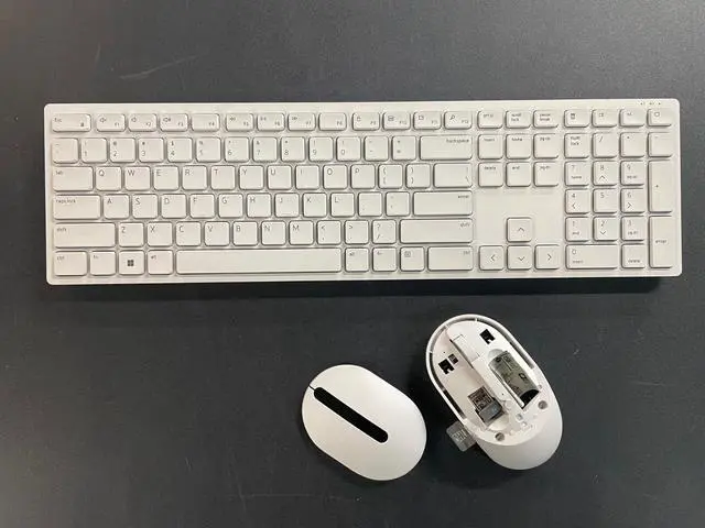 Alt view image 2 of 2 - Pro Wireless Keyboard and Mouse new Gaming keyboard Mouse combination - White