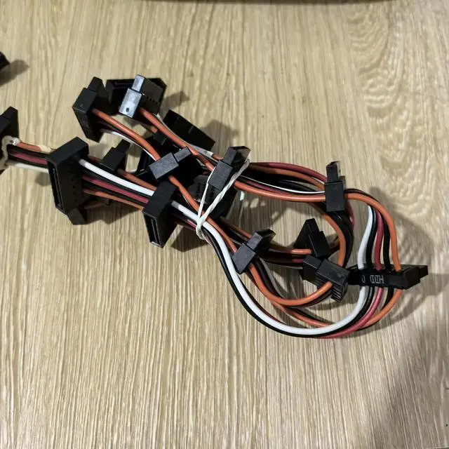 Main image of For PowerEdge T110 Server SATA Power Cable, 2 to 4 U541R