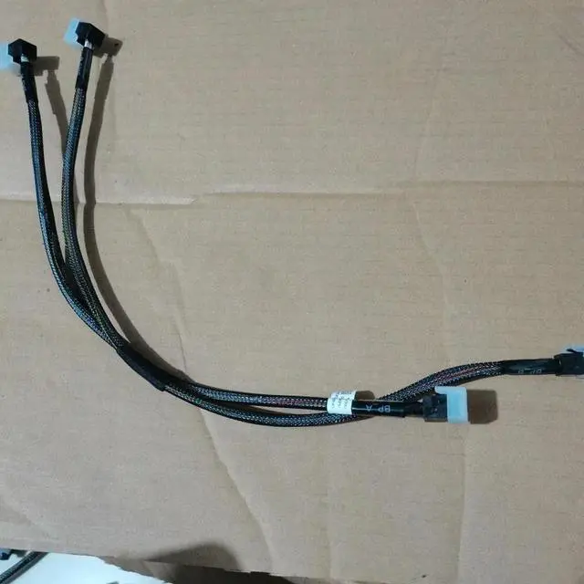 Main image of For PowerEdge T630 Server 8-bit Array Card Data Cable H3Y5T