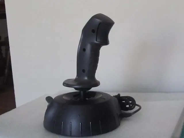 Alt view image 4 of 4 - Microsoft Sidewinder Joystick (USB)