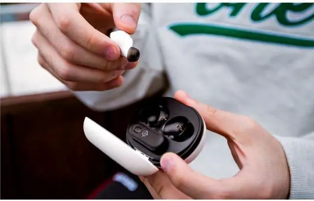 Alt view image 2 of 7 - SteelSeries Arctis GameBuds for PlayStation/PC/Switch/Mobile  Quick-Switch 2.4GHz + Bluetooth 5.3  Active Noise Cancelling  100+ Game Audio Presets  40H Battery with Qi Charging Case - White