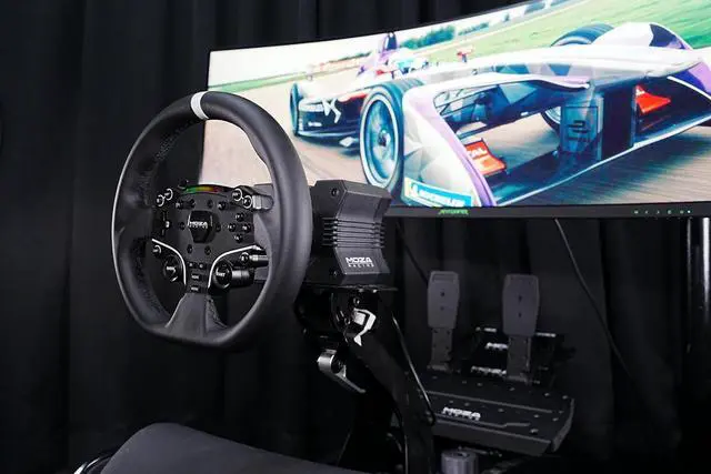 Alt view image 6 of 7 - MOZA Racing R5 Bundle Kit 5.5 Nm of Torque Direct Drive Wheel Base Power Aeroplane Grade Aluminum High-Strength 11-Inch ES Steel, SR-P Lite Dual Pedals and Table Clamp