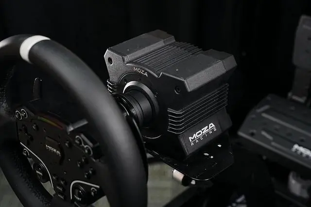 Alt view image 7 of 7 - MOZA Racing R5 Bundle Kit 5.5 Nm of Torque Direct Drive Wheel Base Power Aeroplane Grade Aluminum High-Strength 11-Inch ES Steel, SR-P Lite Dual Pedals and Table Clamp