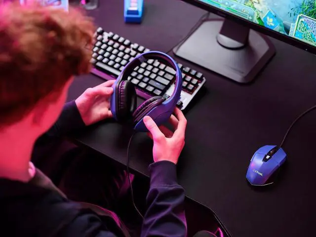 Alt view image 3 of 5 - Trust Gaming GXT 415B Zirox Lightweight Gaming Headset with 50mm Driver for PC, Xbox, PS4, PS5, Switch, Mobile, 2m Cable, 3.5mm Audio Port, Over-Ear Headphones with Cable - Blue