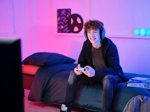 Alt view image 4 of 5 - Trust Gaming GXT 415B Zirox Lightweight Gaming Headset with 50mm Driver for PC, Xbox, PS4, PS5, Switch, Mobile, 2m Cable, 3.5mm Audio Port, Over-Ear Headphones with Cable - Blue