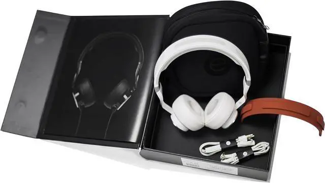 Alt view image 6 of 6 - Axel ID Customizable On-Ear Modular Headphones with Microphone - Soundscape Deep - White