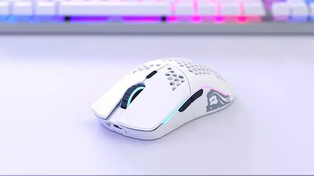 Alt view image 5 of 5 - Glorious Model O Wireless Gaming Mouse - Matte White
