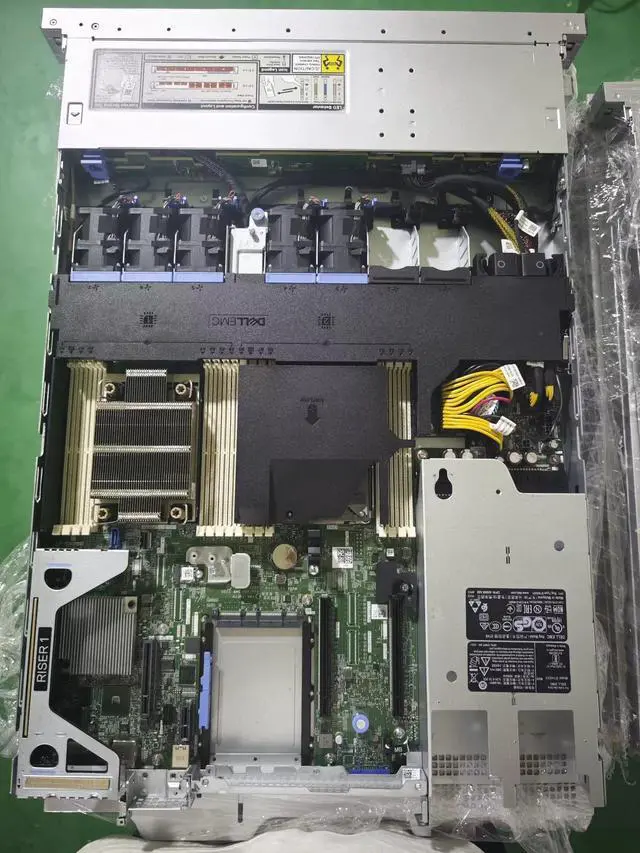 Alt view image 4 of 7 - Dell R450 Server, No CPU, No Memory, Diskless, Cardless, No Power Supply, 1U, Brand New, In - stock 2.5"/8 Drive Bays