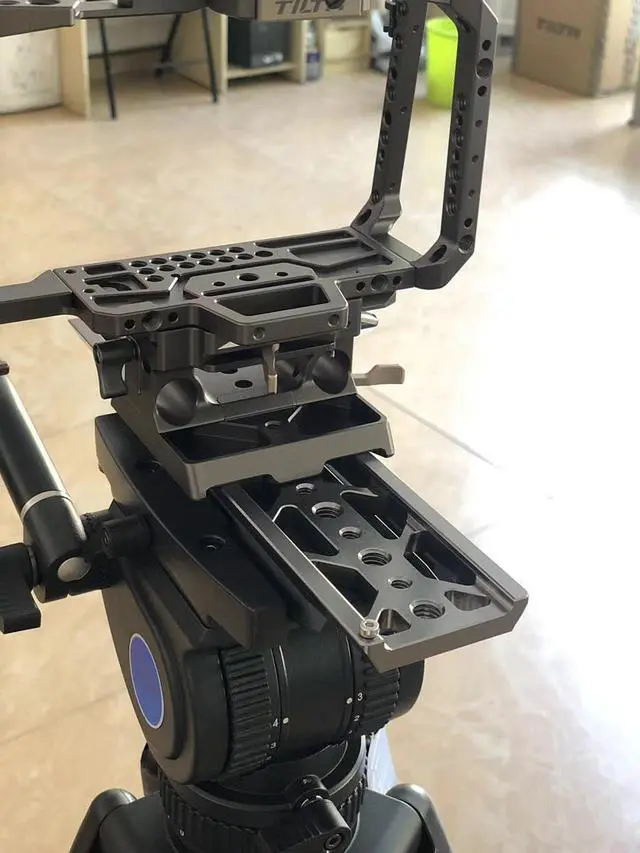 Alt view image 6 of 7 - Lightweight 10" Dovetail Plate w/Safety Latch 1/4"-20 3/8"-16 Holes for Tilta Standard Base Plate A7 Z Cam E2 BMPCC 4K 6K Kemoduo FX6 Cage FS5 C200 EVA1 JTZ Bridge Plate for Tripod Light Stand