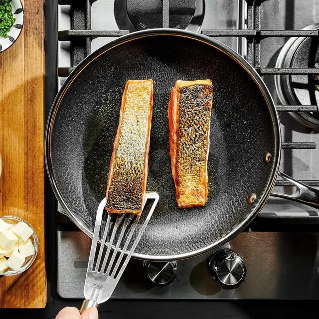 Alt view image 7 of 7 - HexClad 10 Inch Hybrid Nonstick Frying Pan with Lid, Stay-Cool Handle, Dishwasher and Oven Safe, Induction Ready, Frying Pan Skillet Compatible with All Cooktops
