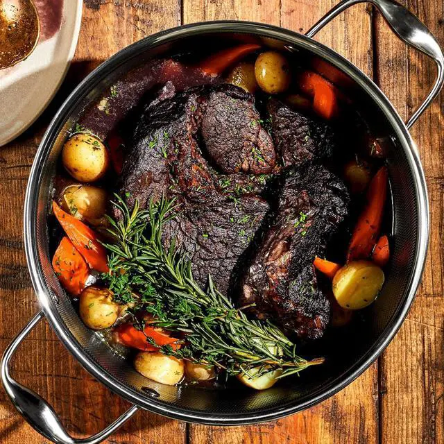 Alt view image 2 of 7 - Hybrid Nonstick 5-Quart Dutch Oven with Stainless Steel Lid, Stay-Cool Handles, Dishwasher-Friendly, Oven-Safe Up to 900°F, Induction Ready, Compatible with All Cooktops