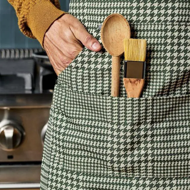 Alt view image 5 of 6 - HexClad Eco Modern Chef Apron for Cooking and Grilling, Professional HexTwill Fabric Aprons with Pockets