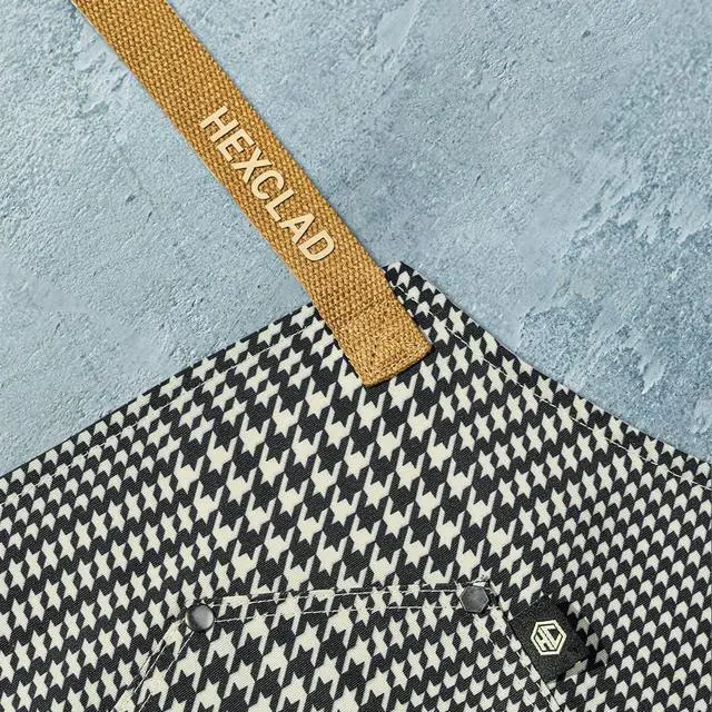Alt view image 2 of 6 - HexClad Eco Modern Chef Apron for Cooking and Grilling, Professional HexTwill Fabric Aprons with Pockets