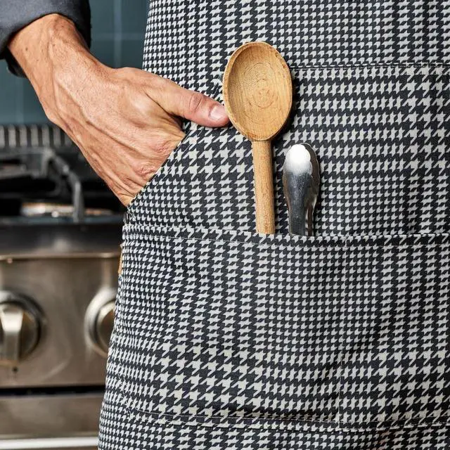 Alt view image 5 of 6 - HexClad Eco Modern Chef Apron for Cooking and Grilling, Professional HexTwill Fabric Aprons with Pockets