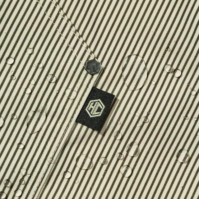 Alt view image 4 of 6 - HexClad Eco Modern Chef Apron for Cooking and Grilling, Professional HexTwill Fabric Aprons with Pockets