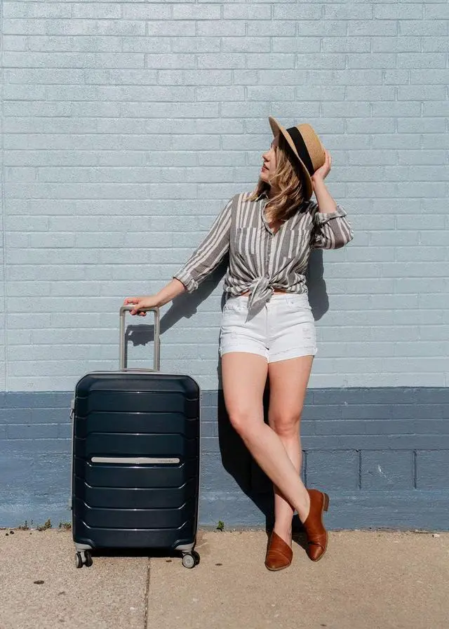 Alt view image 2 of 6 - Samsonite Freeform 2-Piece Luggage Set - Carry-On & Large Checked Luggage with Dual Spinner Wheels - Durable Polypropylene Hardshell - TSA Lock, Airline-Approved - Expandable Hard Shell - Navy