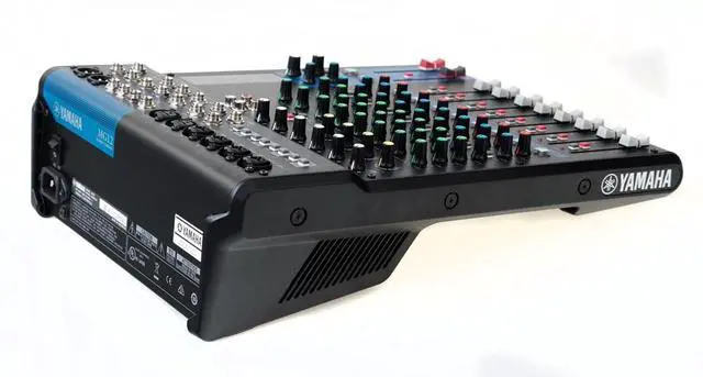 Alt view image 3 of 6 - Yamaha MG12 12-Input 4-Bus Mixer