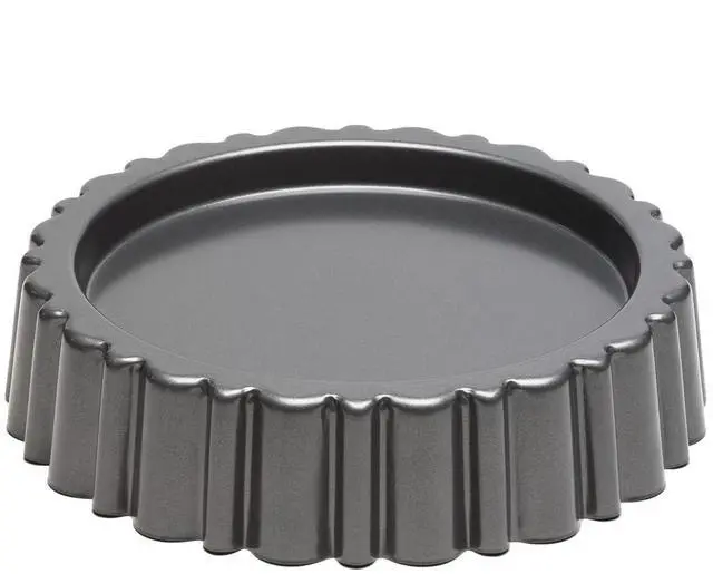 Main image of Chicago Metallic Professional Non-Stick Mary Ann Cake Pan/Sponge Flan Tin, 27 cm (10.5")
